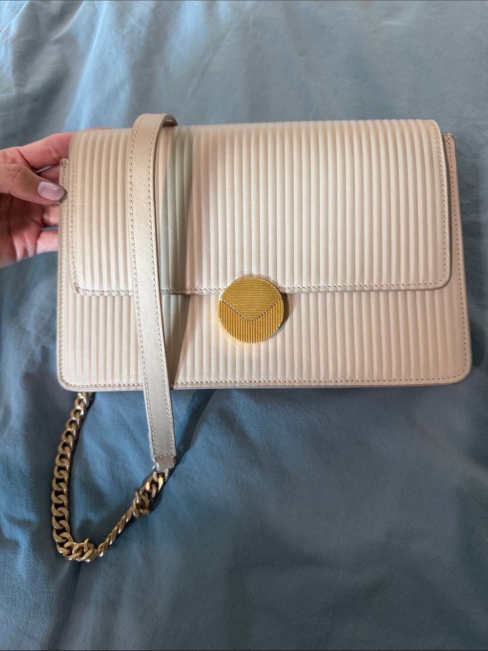 Cream Ribbed Crossbody Bag with Gold Disc Magnetic Closure